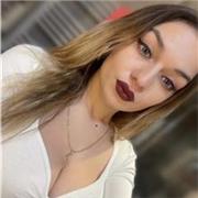 Me llamo Andreea y soy estudiante. Mi especialidad son los niños y adolescentes dando clases de Física y Química y Matemáticas